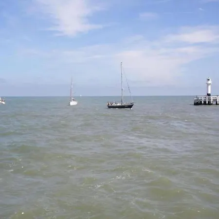 By The Coast In Belgium Appartamento Oostduinkerke